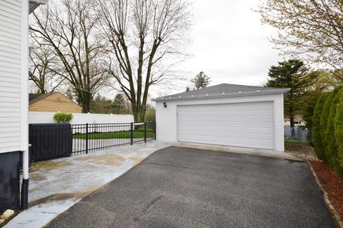 386 S Wolf Rd, Des Plaines, IL 60016 photo 19