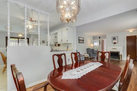 625 Arlington St, Hoffman Estates, IL 60169 photo 9