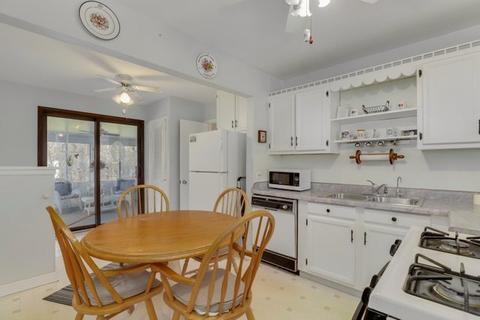 625 Arlington St, Hoffman Estates, IL 60169 photo 12