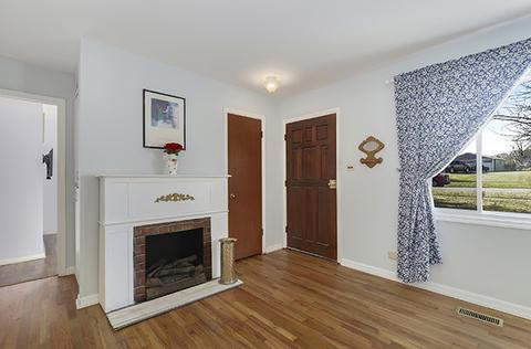 625 Arlington St, Hoffman Estates, IL 60169 photo 4