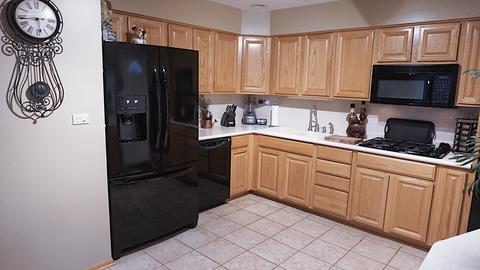 9028 Sherry Ln, Des Plaines, IL 60016 photo 8