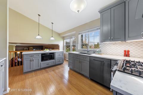 1335 Silver Cir, Bartlett, IL 60103 photo 7