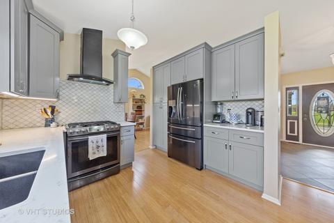 1335 Silver Cir, Bartlett, IL 60103 photo 6