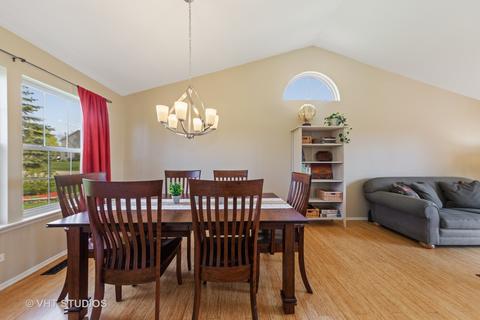 1335 Silver Cir, Bartlett, IL 60103 photo 4