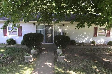 911 E Washington St, Morris, IL 60450 photo 1