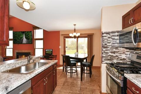 149 Lake Hill Dr, Steger, IL 60475 photo 12
