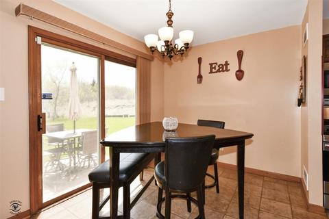 149 Lake Hill Dr, Steger, IL 60475 photo 14