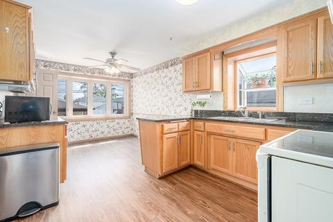 7719 Massasoit Ave, Burbank, IL 60459 photo 7