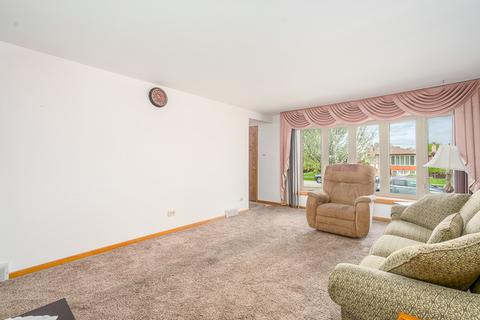 7719 Massasoit Ave, Burbank, IL 60459 photo 3