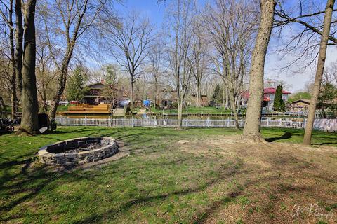 512 Castle Rd, Mchenry, IL 60050 photo 23