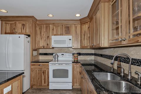 512 Castle Rd, Mchenry, IL 60050 photo 8