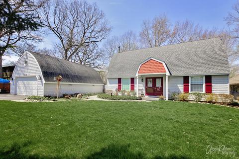 512 Castle Rd, Mchenry, IL 60050 photo 2
