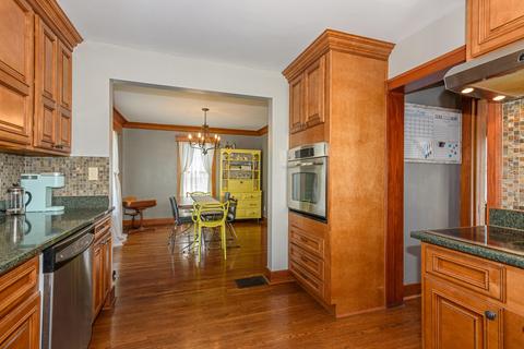 270 Cooper Ave, Elgin, IL 60120 photo 9