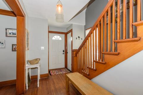 270 Cooper Ave, Elgin, IL 60120 photo 4