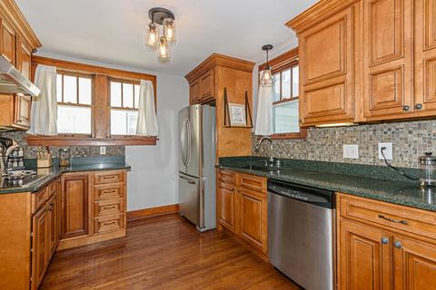 270 Cooper Ave, Elgin, IL 60120 photo 8