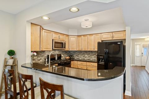 275 11th St #B, Wheeling, IL 60090 photo 5