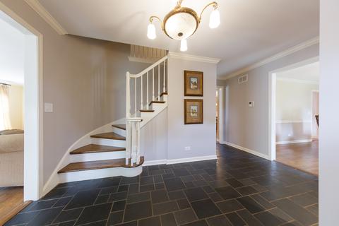 2140 Clover Rd, Northbrook, IL 60062 photo 2