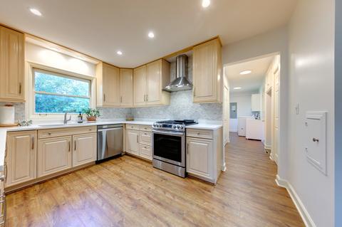 2140 Clover Rd, Northbrook, IL 60062 photo 12