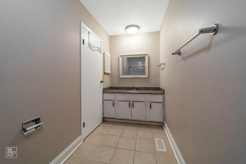 1224 Reading Ct, Wheaton, IL 60189 photo 9