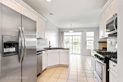 1173 Heathrow Ln, Aurora, IL 60502 photo 4