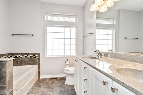 1173 Heathrow Ln, Aurora, IL 60502 photo 9