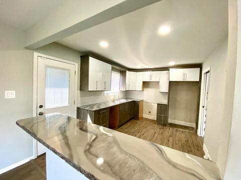 2524 E 83rd St, Chicago, IL 60617 photo 3