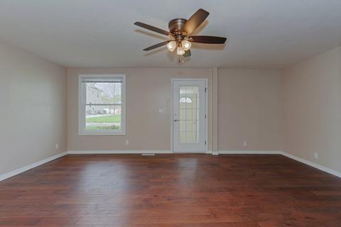 515 S Division St, Chenoa, IL 61726 photo 5