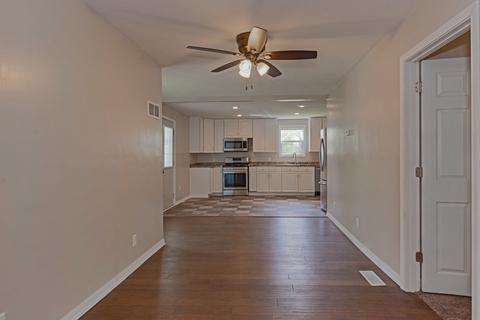 515 S Division St, Chenoa, IL 61726 photo 7