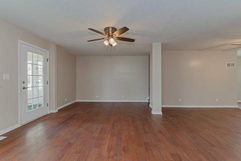 515 S Division St, Chenoa, IL 61726 photo 4