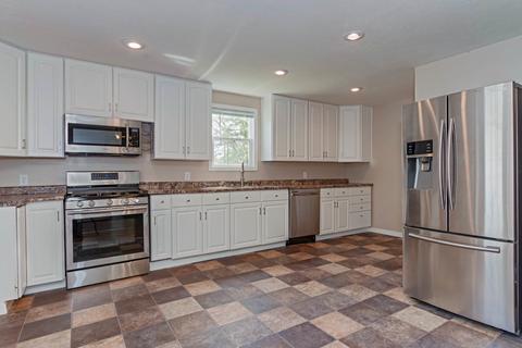 515 S Division St, Chenoa, IL 61726 photo 8