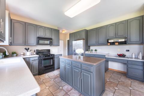5703 Heather Ln, Johnsburg, IL 60051 photo 8