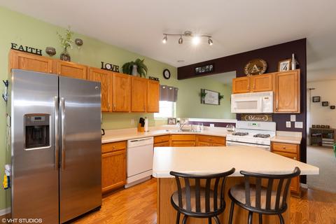 116 River Bend Dr, Genoa, IL 60135 photo 4