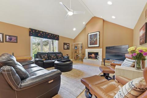 790 E Gartner Rd, Naperville, IL 60540 photo 11