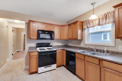 813 E Taylor St, Bloomington, IL 61701 photo 13