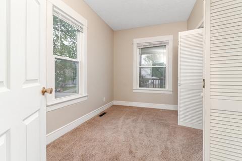 813 E Taylor St, Bloomington, IL 61701 photo 7