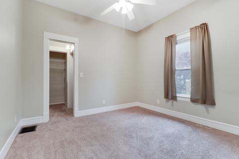 813 E Taylor St, Bloomington, IL 61701 photo 15
