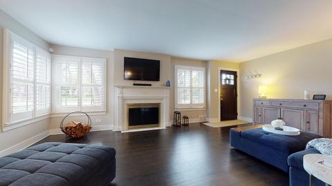 1007 N Main St, Wheaton, IL 60187 photo 5