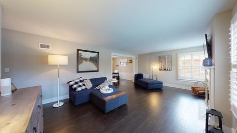 1007 N Main St, Wheaton, IL 60187 photo 2