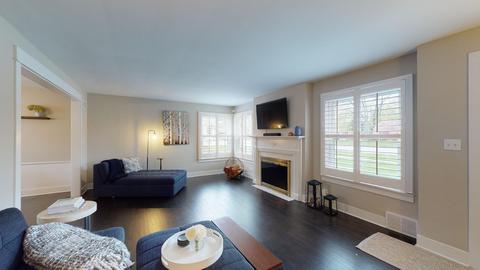 1007 N Main St, Wheaton, IL 60187 photo 3