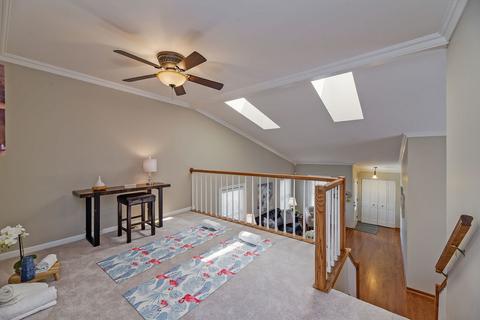 1055 Devonshire Ave, Naperville, IL 60540 photo 11