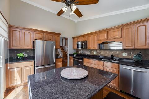 1055 Devonshire Ave, Naperville, IL 60540 photo 8