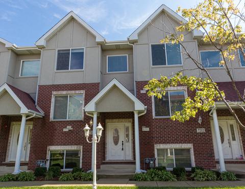 7214 W 83rd St, Bridgeview, IL 60455 photo 2