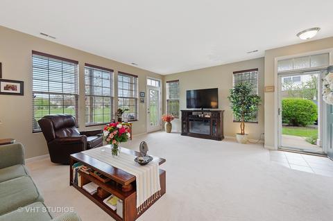 1547 Matthew Dr, Algonquin, IL 60102 photo 4