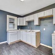 209 S Willow Ave, Joliet, IL 60436 photo 5