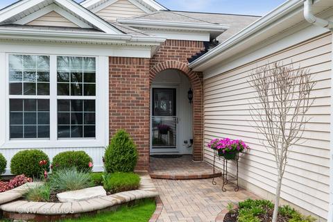 856 Butterfly Field Dr, Elgin, IL 60124 photo 2