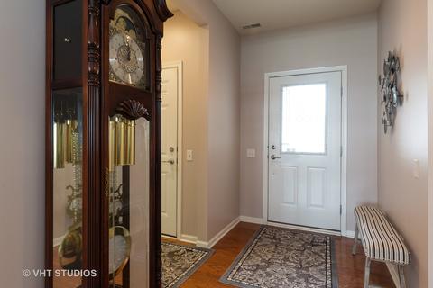 856 Butterfly Field Dr, Elgin, IL 60124 photo 3