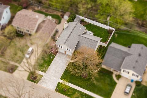 808 Redwood Ln, Bartlett, IL 60103 photo 3