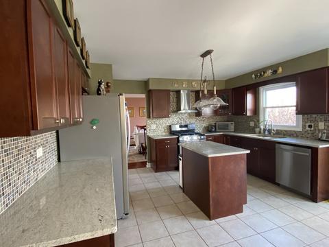 1321 Saddlebrook Rd, Bartlett, IL 60103 photo 6
