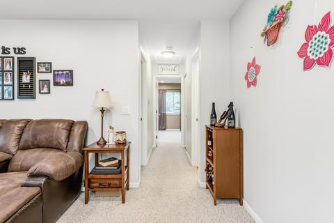 674 Thorntree Ct #D2, Bartlett, IL 60103 photo 5
