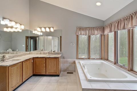 885 Red Oak St, Addison, IL 60101 photo 5